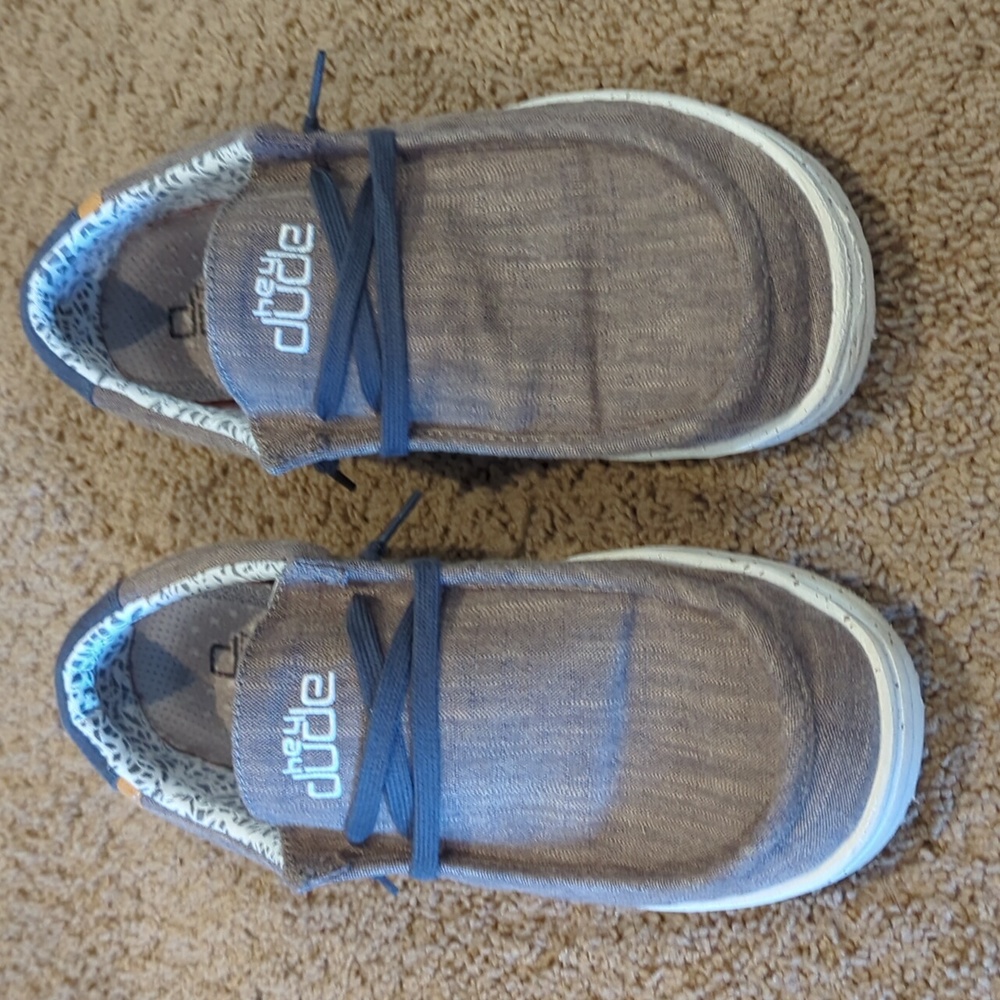 Hey dude wally free, size 12, beige